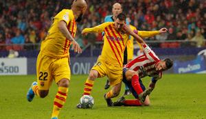 Lionel Messi z mojstrskim strelom ukanil Jana Oblaka