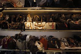 Skrivnostne razsežnosti ženskih torbic