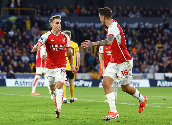 Leandro Trossard je že v četrti minuti poskrbel za vodstvo Arsenala z 1:0. Tekma se je končala s 5:0. | Foto: Reuters