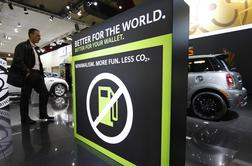 Avtomobilski izpusti CO2 zavajajo: vozniki ob nekaj sto, vlade ob milijarde evrov