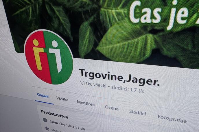 Trgovine Jager prevara | Lažen profil trgovske verige Jager na Facebooku ima v imenu vejico in piko, obenem pa ima tudi kar desetkrat manj sledilcev od prave uradne strani slovenskega trgovca na družbenem omrežju. | Foto Matic Tomšič