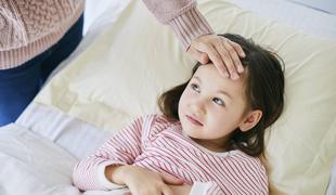 Kako pomagati otroku, ko ima vročino?