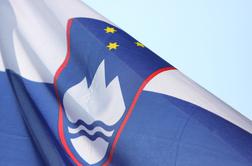 Dolg Slovenije se niža, napovedi so optimistične
