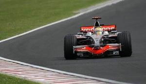 Hamilton prvi, Ferrarija na robu šesterice