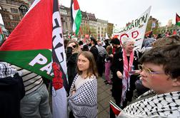 Pred Evrovizijo vse bolj napeto, protestira tudi Greta Thunberg #video