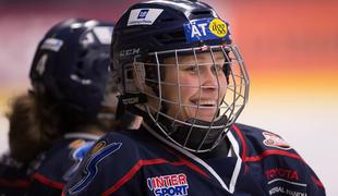 Pia Pren je na Švedskem spoznala nove hokejske dimenzije: To je povsem drug svet