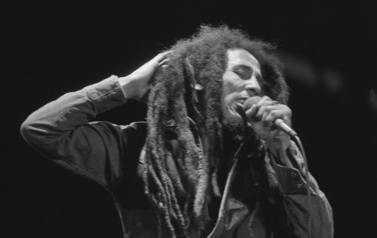 Bob Marley, jamajški reggae pevec | Koproducenti filma so bili Marleyjeva vdova Rita Marley in njuna otroka Ziggy in Cedella. | Foto Guliverimage