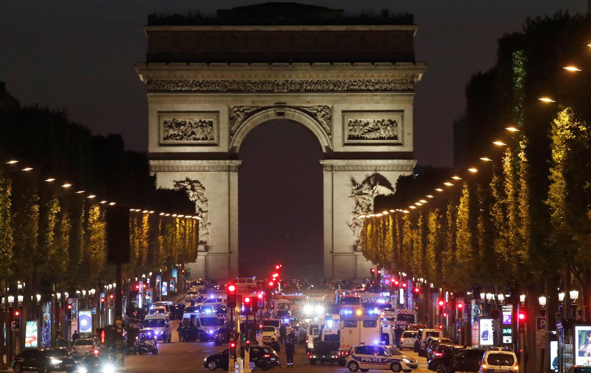 Pariz streljanje | "Kako malo manjka, da ne utišajo ali vsaj ne prestrašijo vseh, ki mislimo drugače. In res malo manjka." | Foto Reuters