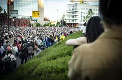 Policija: Na petkovem shodu je bilo okoli 15 tisoč ljudi #video #foto