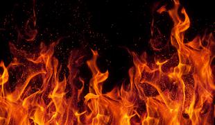 Požar ob cesti Kranj–Škofja Loka pogašen