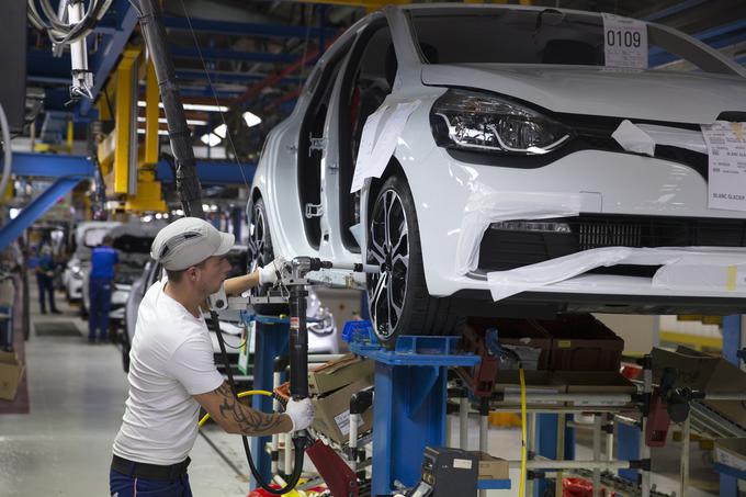 Renault je kot tretjo proizvodno tovarno clia določil Revoz, odločitev pa ne bo vplivala na obseg proizvodnje clia v Flinsu in Bursi. | Foto: Reuters