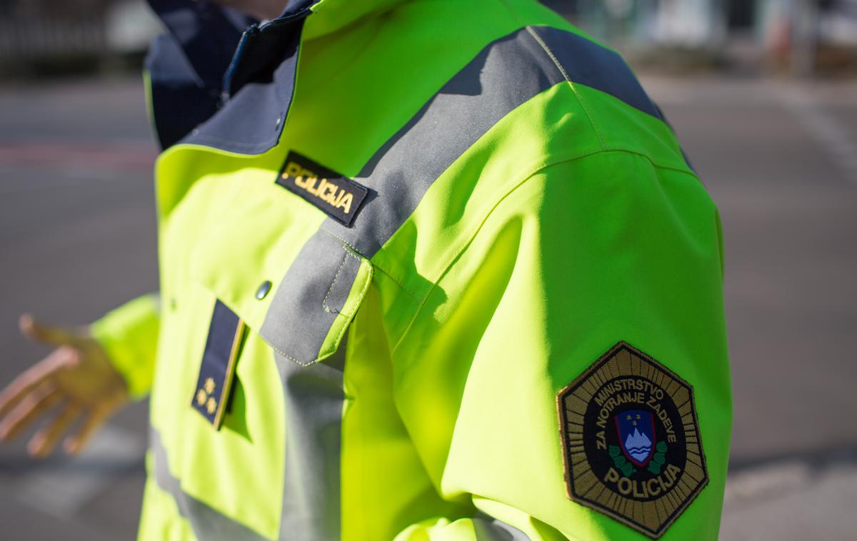slovenska policija | Policisti sicer poleg ozaveščanja opravljajo tudi redne kontrole ob šolskih poteh, da bi bili otroci čim bolj varni, tako z vidika kriminalitete, javnega reda kot prometne varnosti. | Foto Siol.net