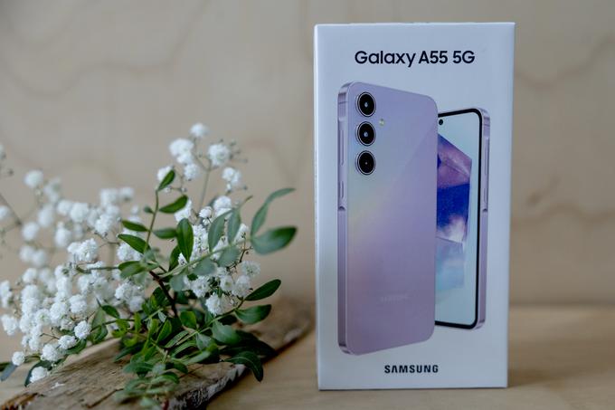 Izjemna lila, kot so jo poimenovali pri Samsungu, je ena od štirih barv pametnega telefona Samsung Galaxy A55 5G, | Foto: Ana Kovač