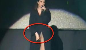 Laura Pausini na odru pokazala mednožje (foto in video)