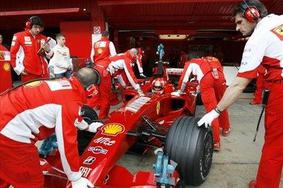 Schumacher spet za volanom Ferrarija