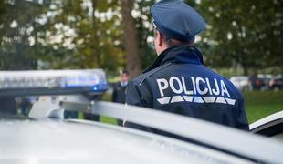 V Ljubljani moški najprej napadel delavce, nato še policistko
