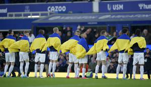V Liverpoolu podpora Ukrajini in zmaga Cityja, čustvena vrnitev Eriksena