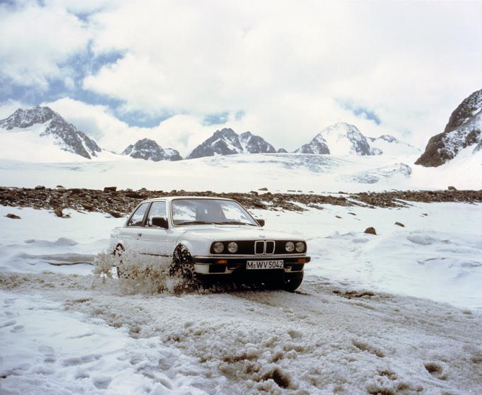 Že s prvim sistemom štirikolesnega pogona BMW ni želel le izboljšati oprijema zunaj urejenih cest in v neugodnih vremenskih razmerah, ampak hkrati poskrbeti tudi za bolj dinamično vožnjo skozi zavoje. | Foto: BMW