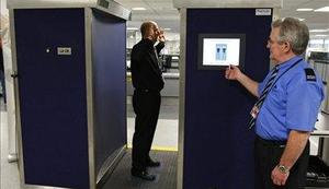 V Veliki Britaniji prvi potniki skozi telesne skenerje