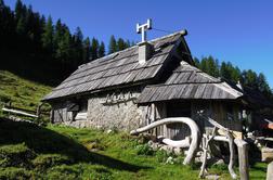 Bregarjevo zavetišče na planini Viševnik (1620 m)
