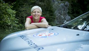 Slovenska gorska zdravnica, ki svoj prosti čas namenja reševanju v hribih