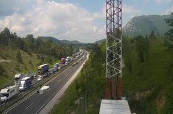 Primorska avtocesta spet odprta, daljši zastoj ostaja #foto