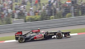 Grosjean na prvem treningu pred Hamiltonom in Vettlom
