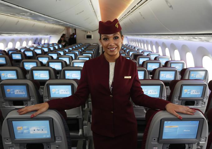 stevardesa Qatar Airlines | Foto: Reuters