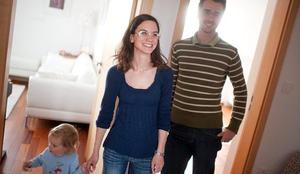Spodbujanje očetov k večjemu koriščenju starševskega dopusta