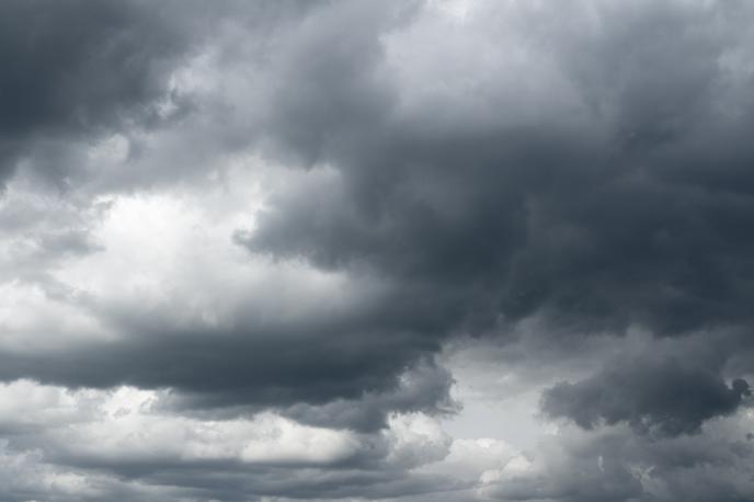 oblačno oblaki | Foto Thinkstock