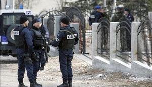 Policija preiskala domove Karadžićevih telesnih stražarjev
