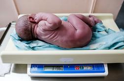 Prva novorojenčka v letu 2018 rojena že minuto čez polnoč