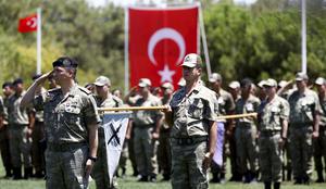V novih turških napadih več mrtvih civilistov