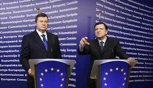 EU Ukrajini ponuja pomoč v zameno za reforme