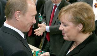Putin razočaran nad izjavami Merklove o Ukrajini