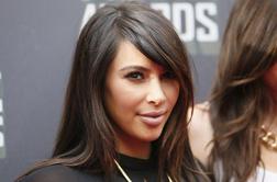 Kim Kardashian tudi kuha (video)