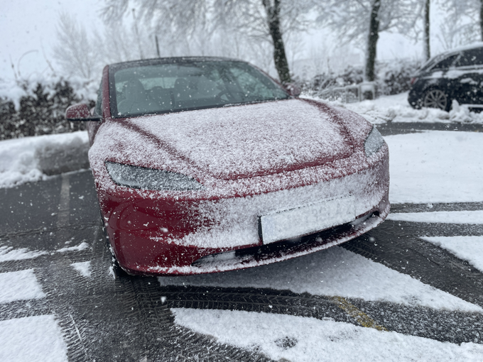 Električni avtomobil svoje prednosti in slabosti najbolje pokaže v skrajnih vremenskih razmerah. 
 | Foto: Gregor Pavšič