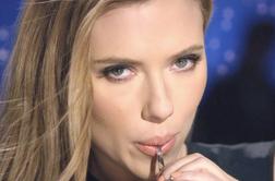 Seksi in prepovedan oglas s Scarlett Johannson (video)