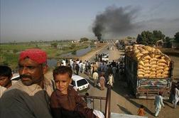 V Pakistanu napadli cisterne zveze Nato za Afganistan