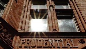AIG zavrača nižjo ponudbo Prudential za prevzem AIA