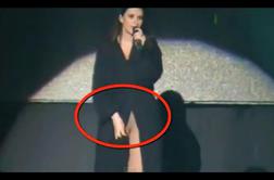 Laura Pausini na odru pokazala mednožje (foto in video)