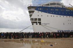 Na ladji s pribežniki ob italijanski Lampedusi našli 25 trupel