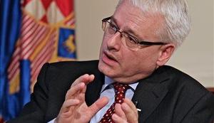 Josipović in Tadić izpostavila pomen odnosov med Hrvaško in Srbijo