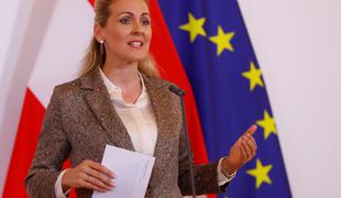 Avstrijska ministrica odstopila zaradi plagiatorske afere