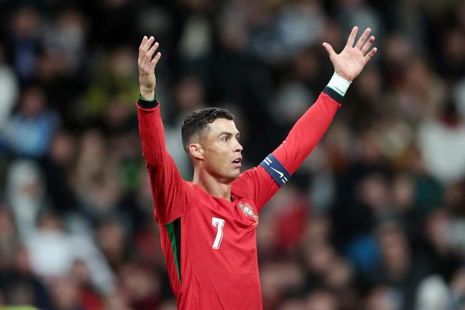 Cristiano Ronaldo je v Ljubljani pričakoval drugačen razplet srečanja proti Sloveniji. Na koncu je ostal brez zadetka, Portugalska pa je izgubila z 0:2. | Foto: www.alesfevzer.com