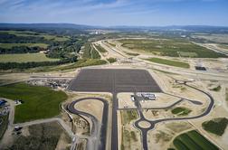 Za 300 milijonov evrov: BMW na Češkem zgradil največji testni center