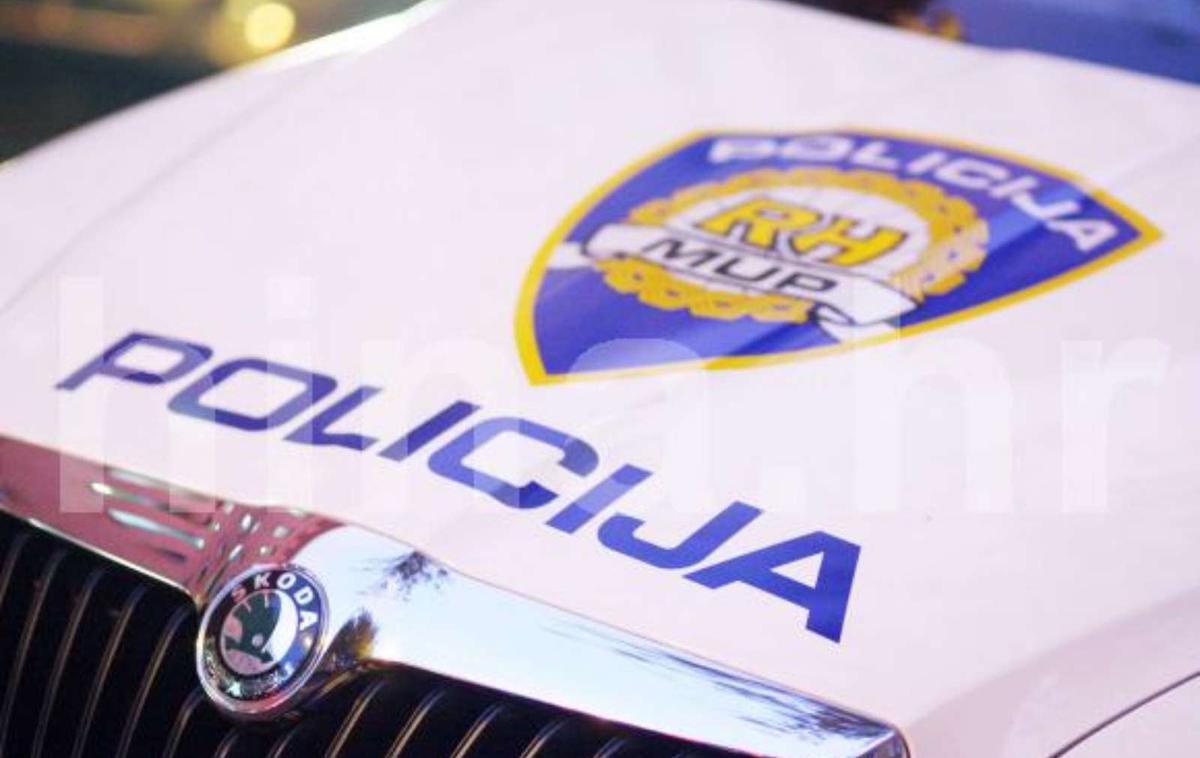 Hrvaška policija | Hrvaška policija je v Rovinju že pred tednom dni zaradi suma posedovanja otroške pornografije pridržala 47-letnega romunskega državljana. | Foto STA