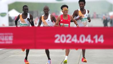 Organizatorji polmaratona v Pekingu prvim štirim odvzeli uvrstitve in nagrade