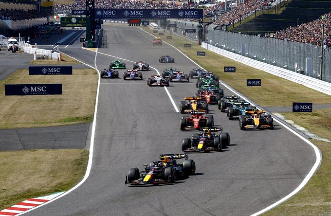Prvi štart VN Japonske, četrte dirke sezone formule 1. Max Verstappen je zadržal prvo mesto. | Foto: Reuters
