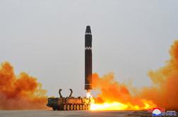 Izvoz balističnih raket iz Severne Koreje v Rusijo obsoja tudi Slovenija